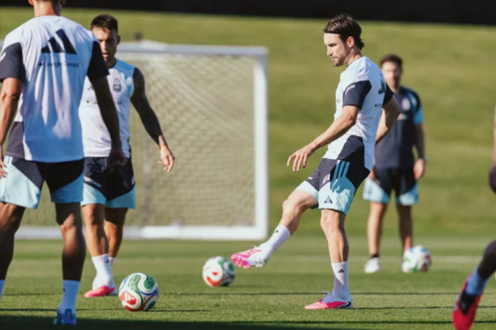 Selección-argentina-hoy-entrenamiento-en-Kansas-la-posible-formación-contra-Argelia-y-últimas-noticias-en-vivo-TN-06-15-2026_12_26_AM